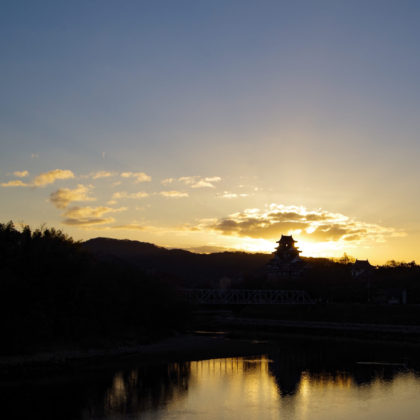 岡山城と初日の出