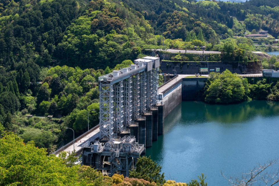 岡山香川では水不足のニュースでよく耳にするダムですが、この日は貯水率95%だったらしい。