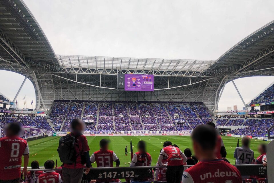 スタジアムに入場しました。なんともいえない迫力！