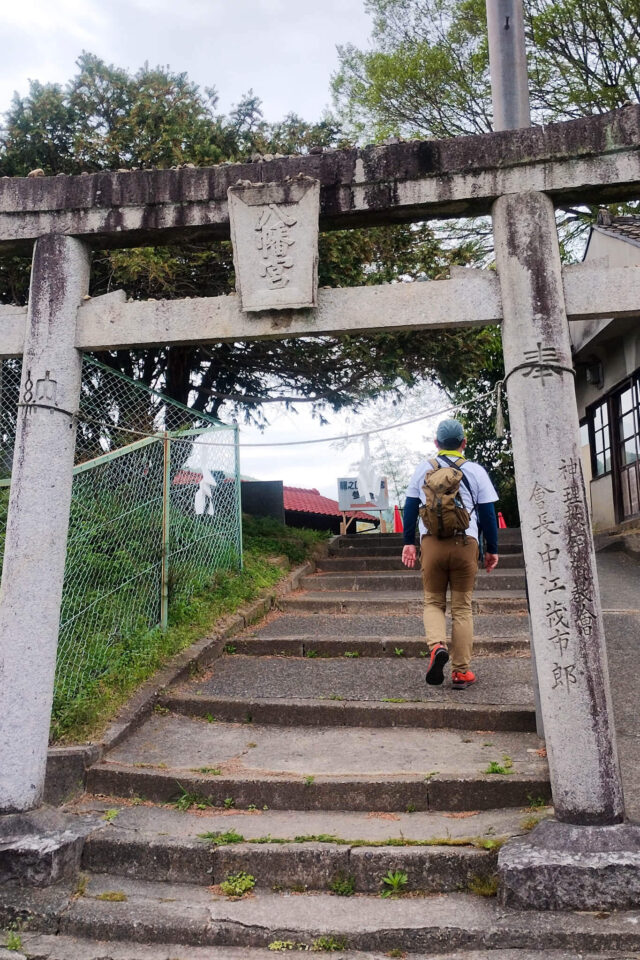 段原コースの登山口である鳥居から、いつもどおり登山スタート。