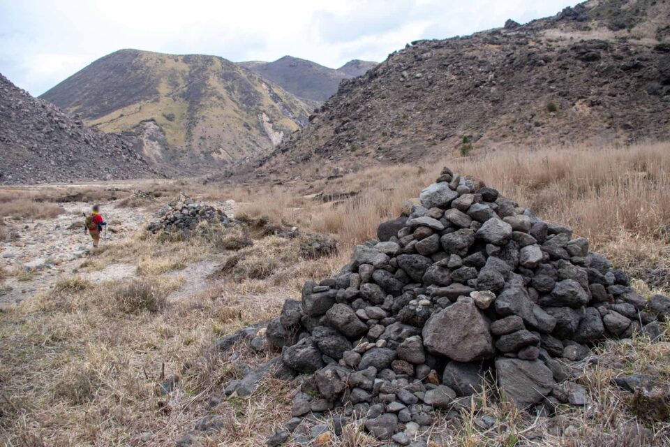北千里ヶ浜まで下りました。帰りはケルンを頼りに道に迷わないように。