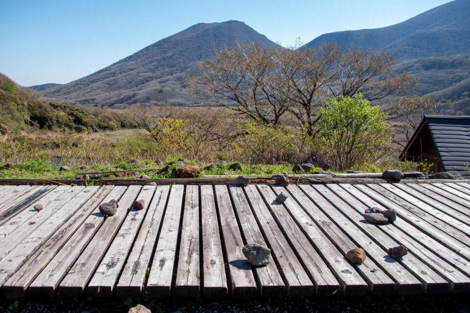 テントも撤収完了。デッキだからグランドシートは汚れてないし、デッキに広げて乾かしたりできるし、坊がつるの自由さもいいけど、雨の時はこっちかなあ。