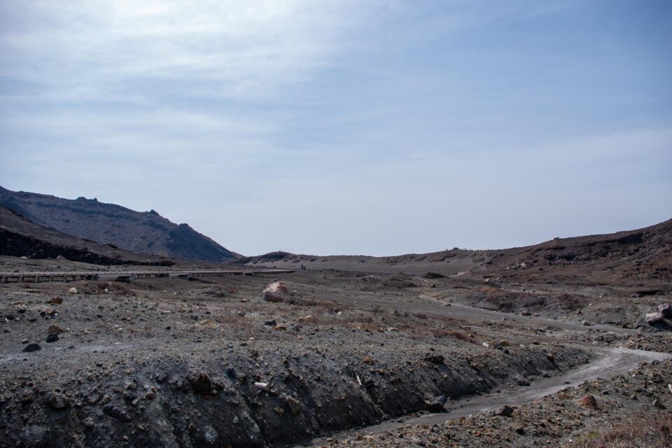 遊歩道はアップダウンはあるけど歩きやすく、阿蘇五岳の風景や砂千里ヶ浜の荒野をじっくり眺められたので歩いて正解だった。ただし、遮るものの無い日射しはかなり強かったです。